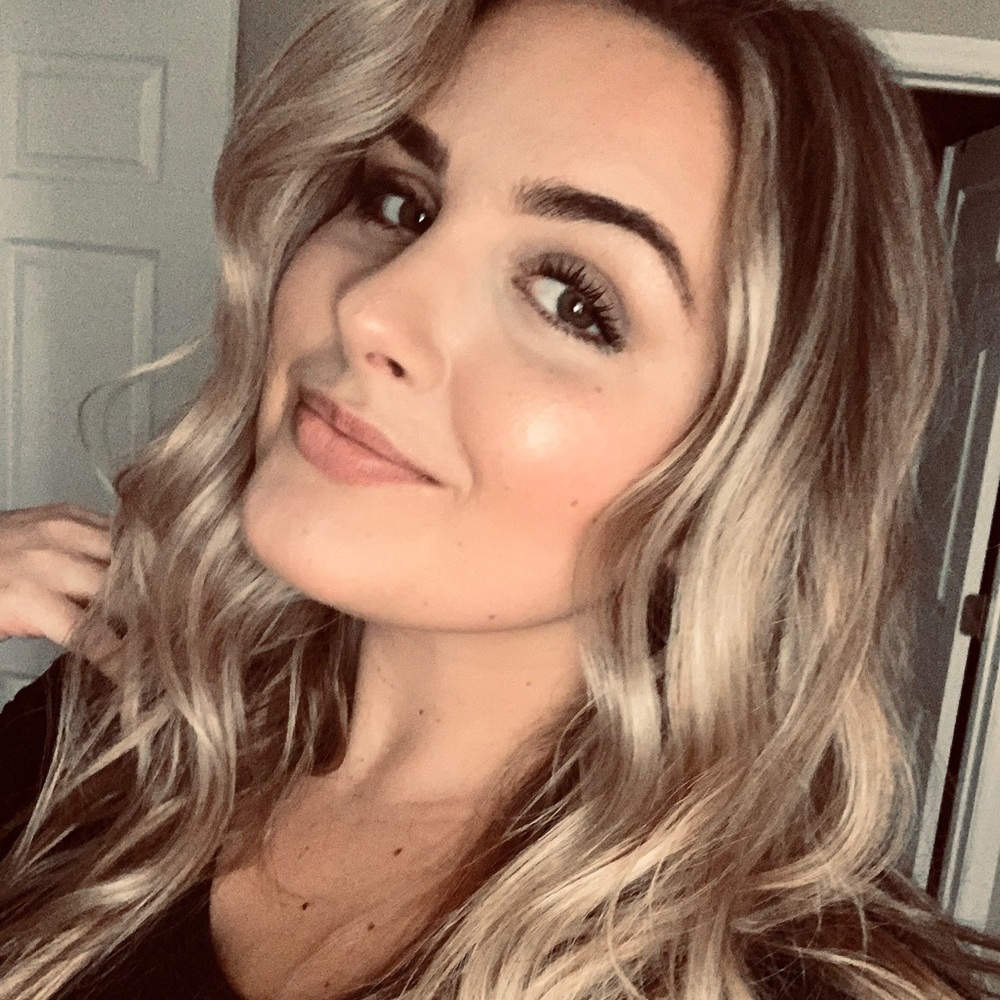 Meet your Posher, Caroline